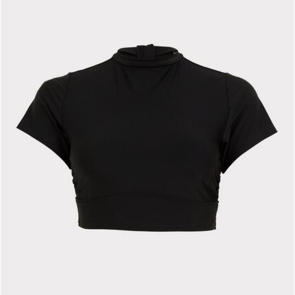 Torrid Active Wireless Cropped Short Sleeve Rashguard - Picture 2 of 3